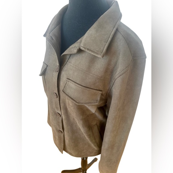 NWOT - SADIE & SAGE Women’s Olive Faux Suede Button-up Shacket w Pockets - Sz L - Picture 5 of 9